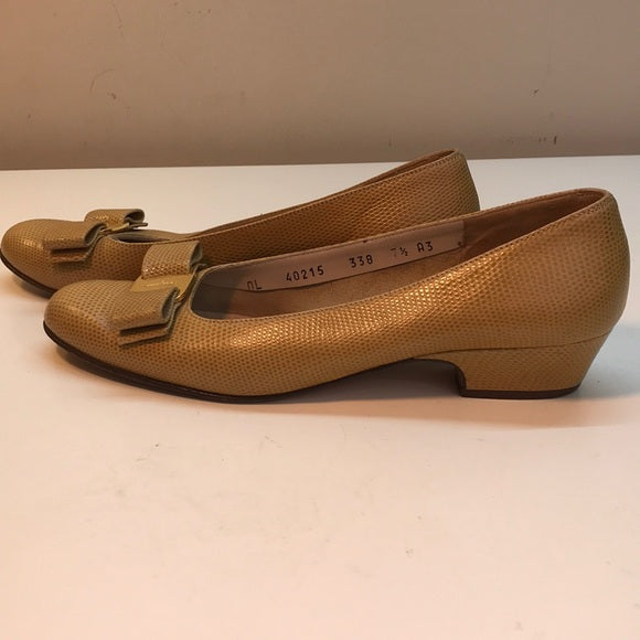 Salvatore Ferragamo Tan/Yellow Vera Pump Size 7.5