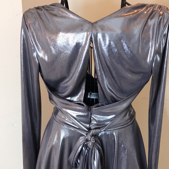 STUNNING Halston Heritage Plunging V-Neck Gray Metallic Long Sleeve Dress