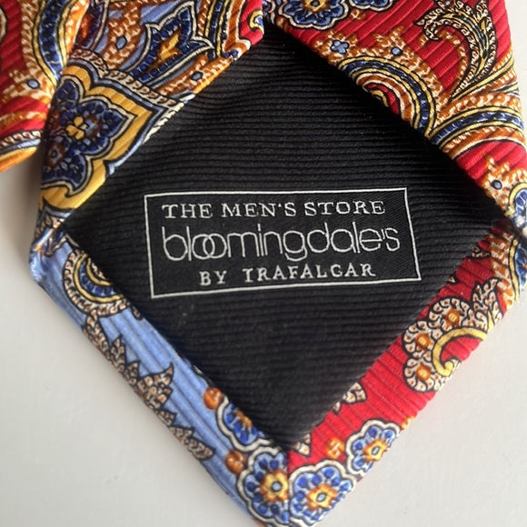 Bloomingdale's by Trafalgar Silk Paisley Tie