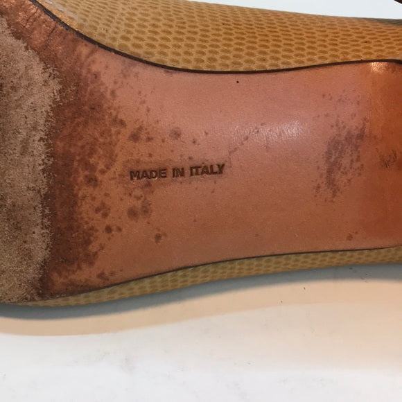 Salvatore Ferragamo Tan/Yellow Vera Pump Size 7.5