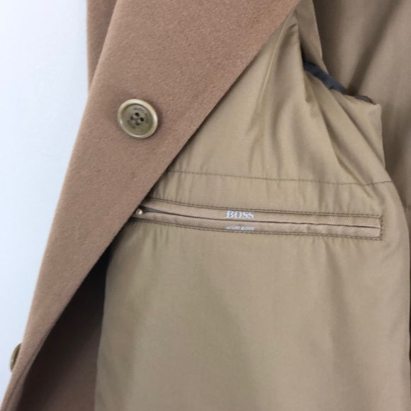 Hugo Boss Men’s Tan Virgin Wool & Cashmere Coat – Size 46R